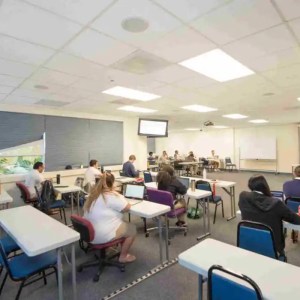 SMU Veterinary students listening to class lecture